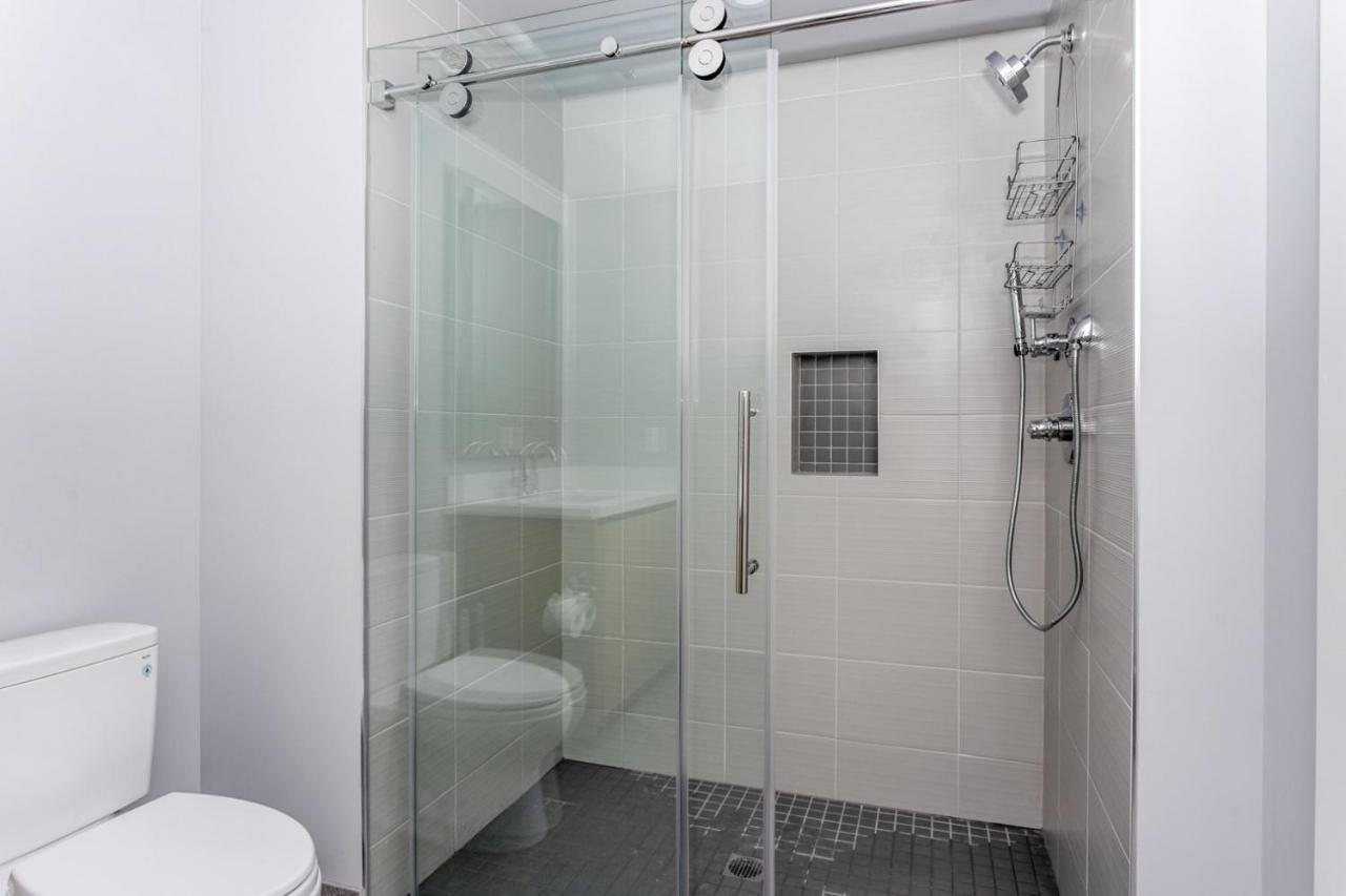 Apartment Hollywood 2br W Pool Gym Nr Larchmont Village Lax-1035 Los Angeles