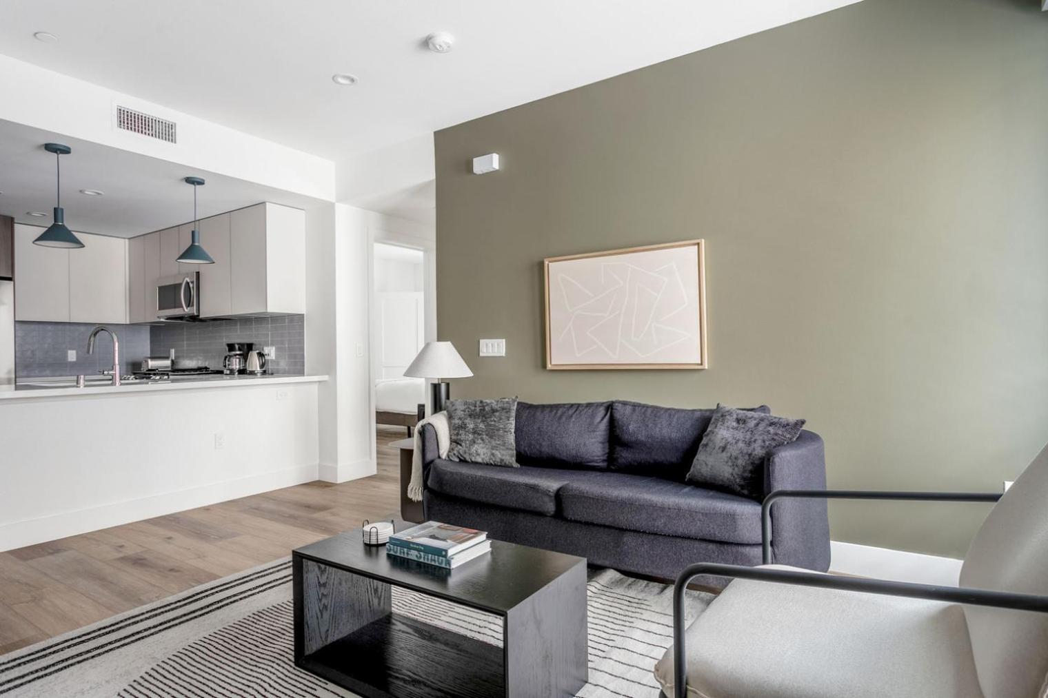 Apartment Hollywood 2br W Pool Gym Nr Larchmont Village Lax-1035 Los Angeles
